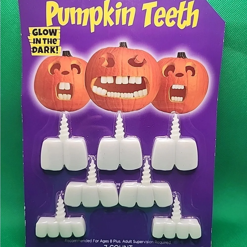 White Pumpkin Teeth Set - Glow in the Dark